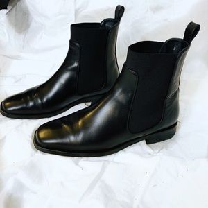 SOLD Everlane Chelsea Boots Size 8 Black ✨
